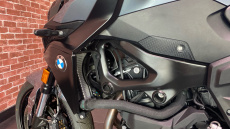 BMW F900 R
